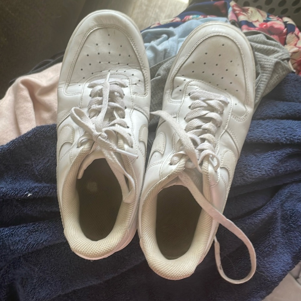 White air forces a little used without the AF1 metal